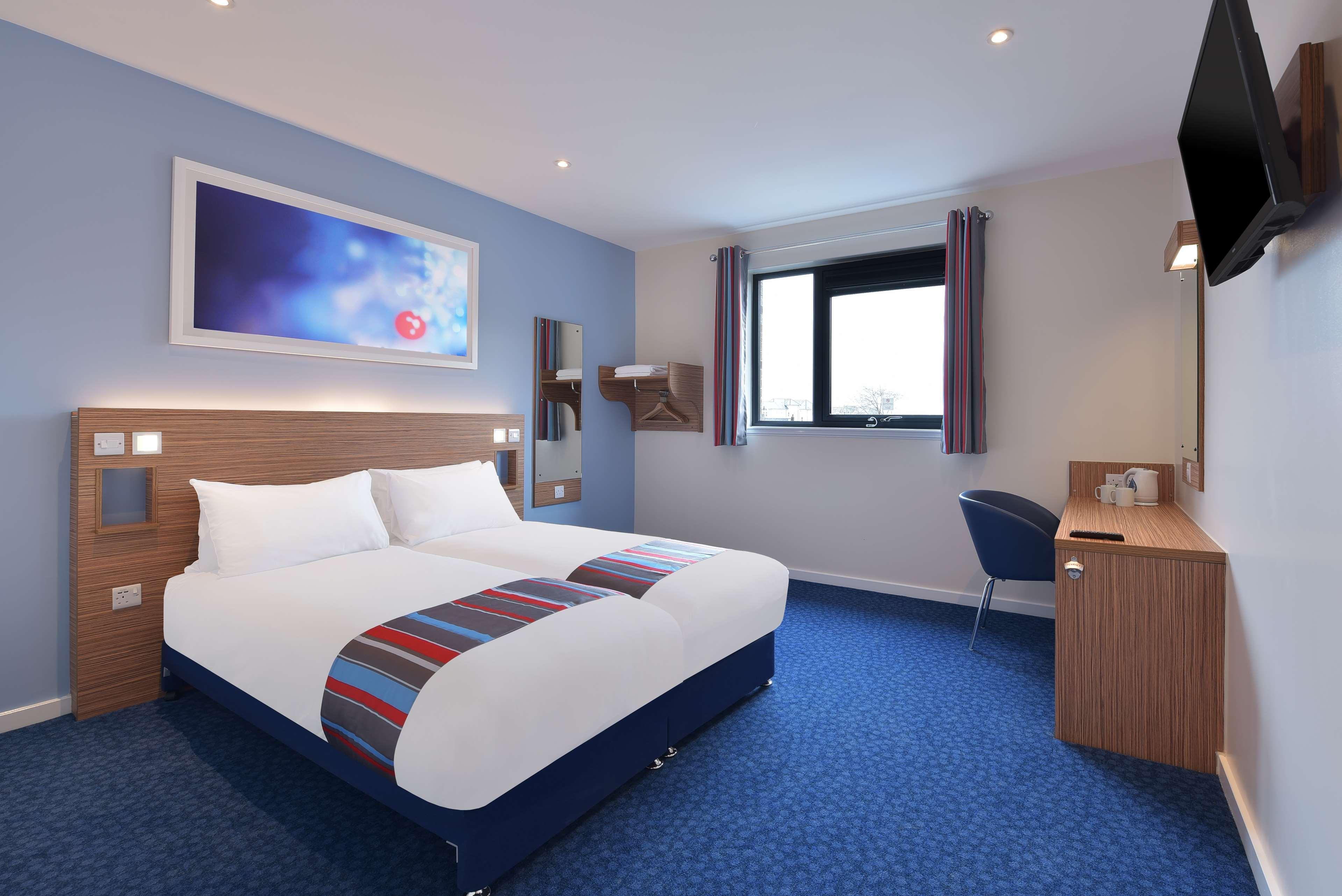 Travelodge 3*